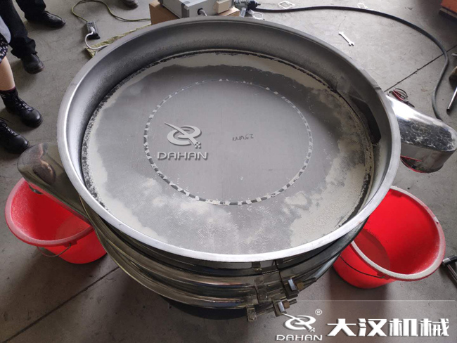 篩分過程中帶有水分的物料會(huì)影響篩分效果嗎？